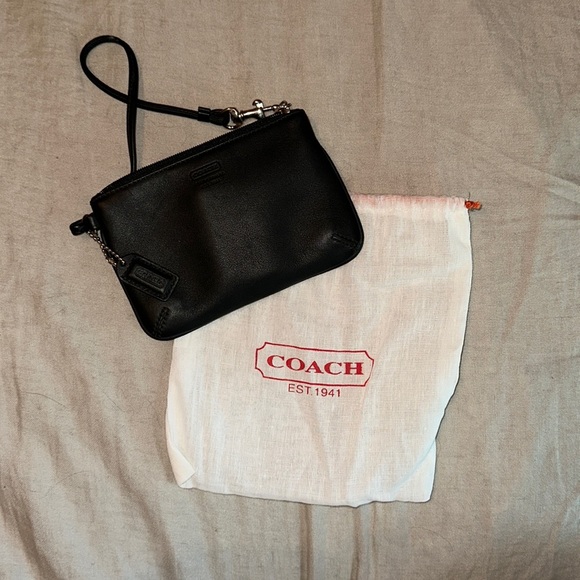 Coach wristlet - Picture 1 of 3